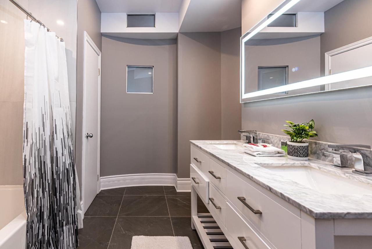 Family Friendly 3-Bedroom Beauty In Le Plateau By Denstays Montreal Exterior photo